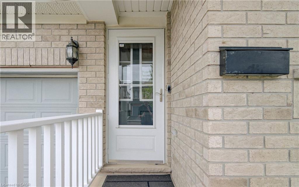 699 COMMONWEALTH Crescent thumbnail 3