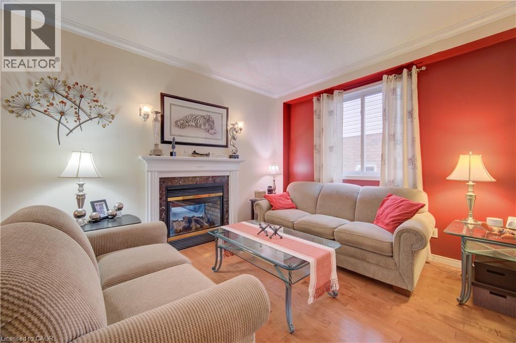 699 COMMONWEALTH Crescent thumbnail 4