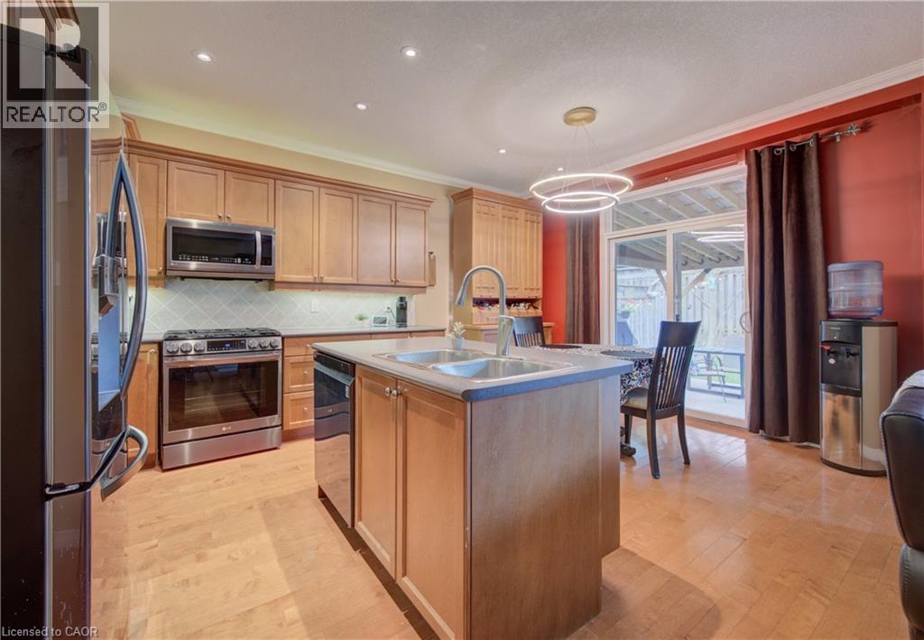 699 COMMONWEALTH Crescent thumbnail 6