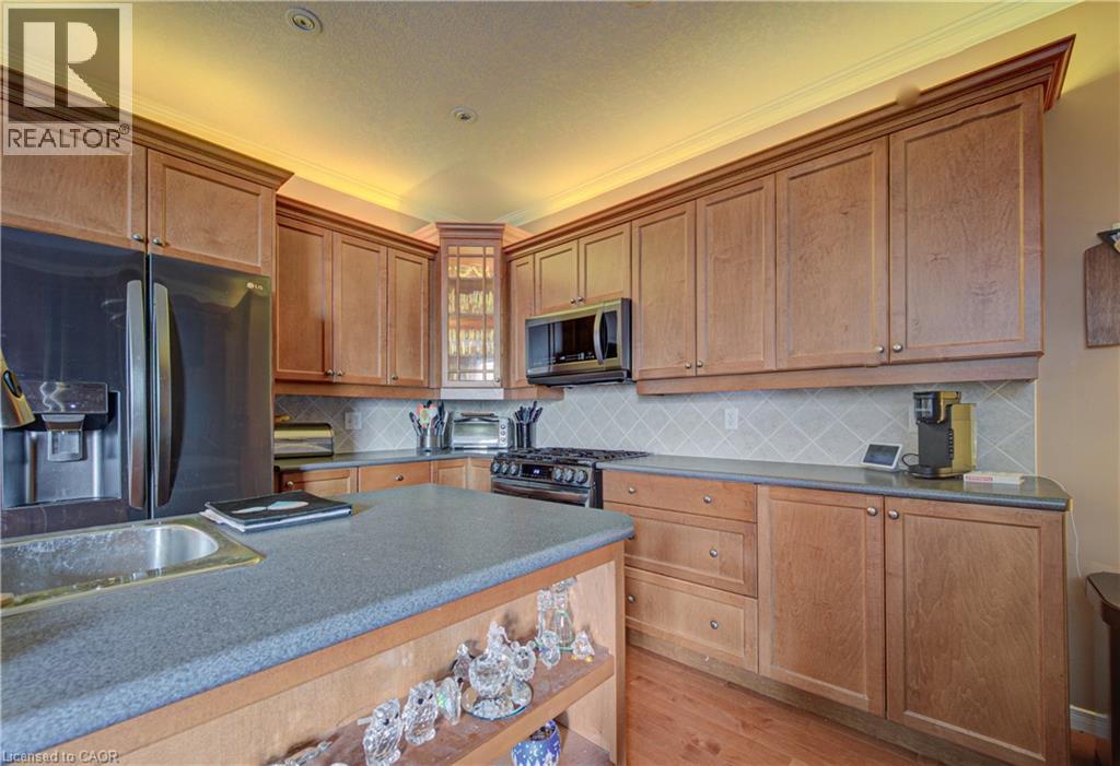 699 COMMONWEALTH Crescent thumbnail 9