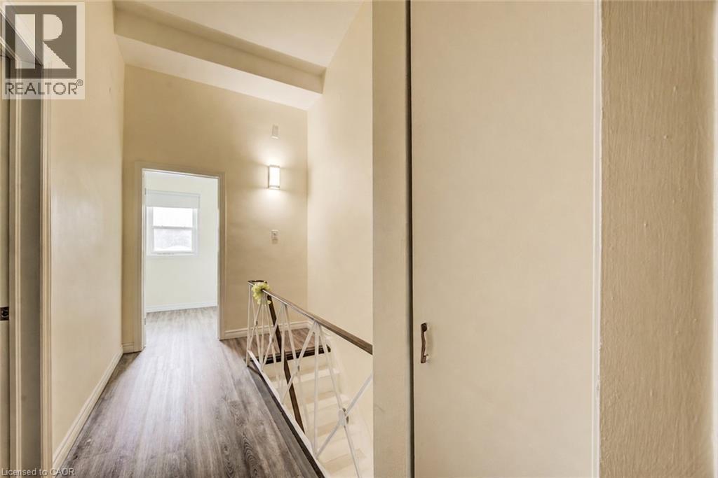 284 WESTCOURT Place thumbnail 12