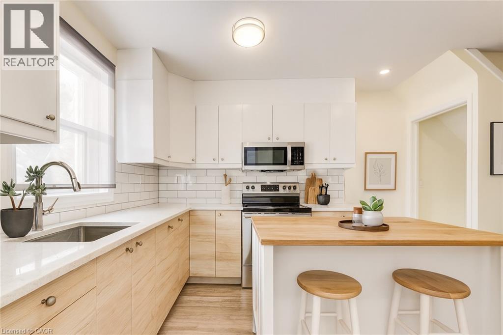 284 WESTCOURT Place thumbnail 5