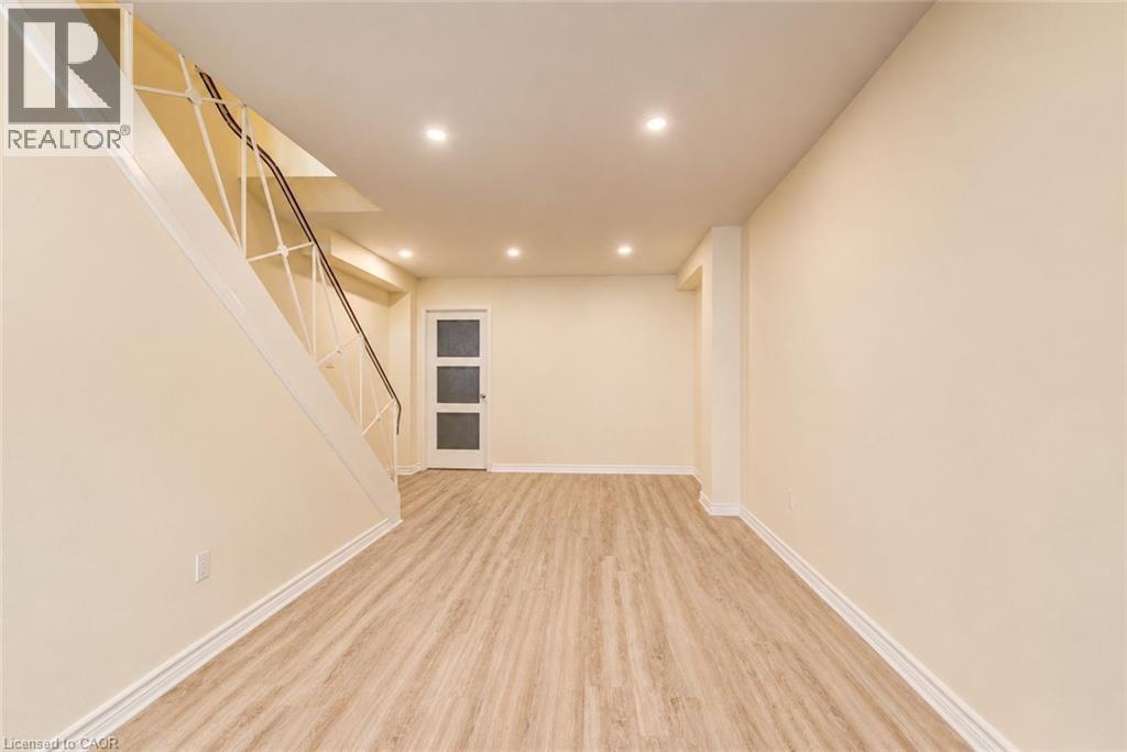 284 WESTCOURT Place thumbnail 8