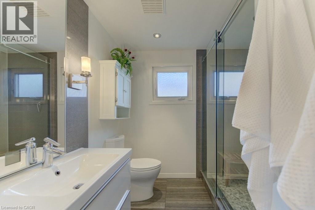 108 CLEARWATER Crescent thumbnail 23