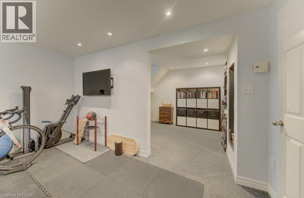 108 CLEARWATER Crescent thumbnail 35