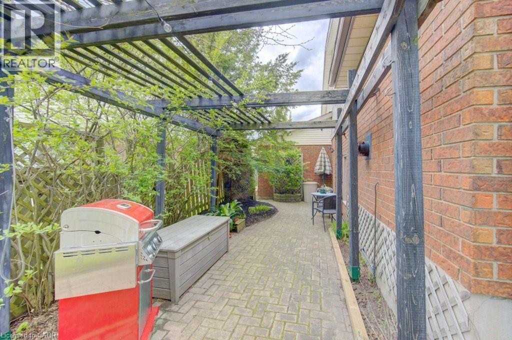 108 CLEARWATER Crescent thumbnail 41