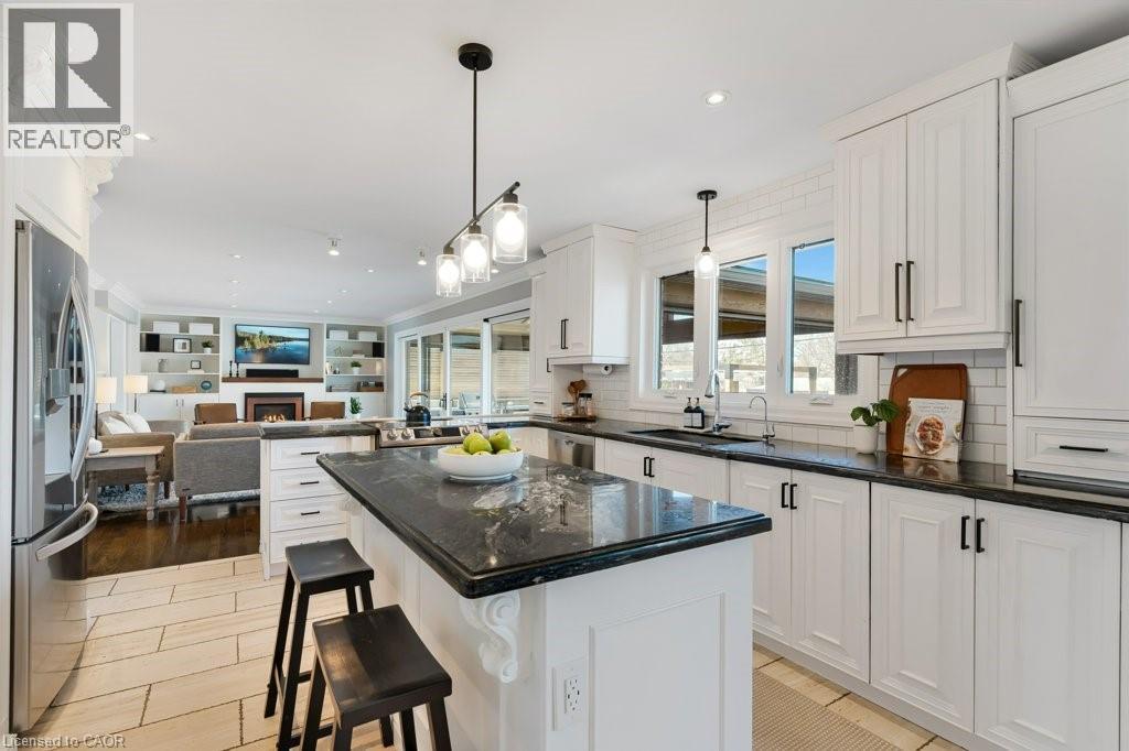 71 ROSSLINN Road thumbnail 4