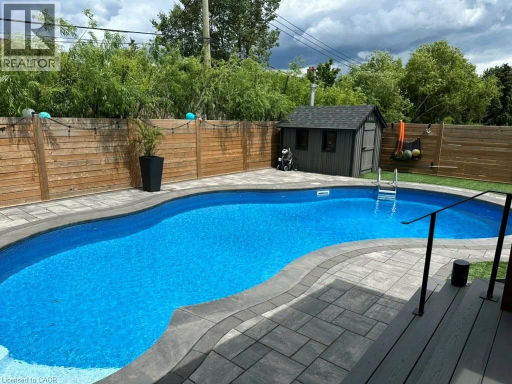 71 ROSSLINN Road thumbnail 8