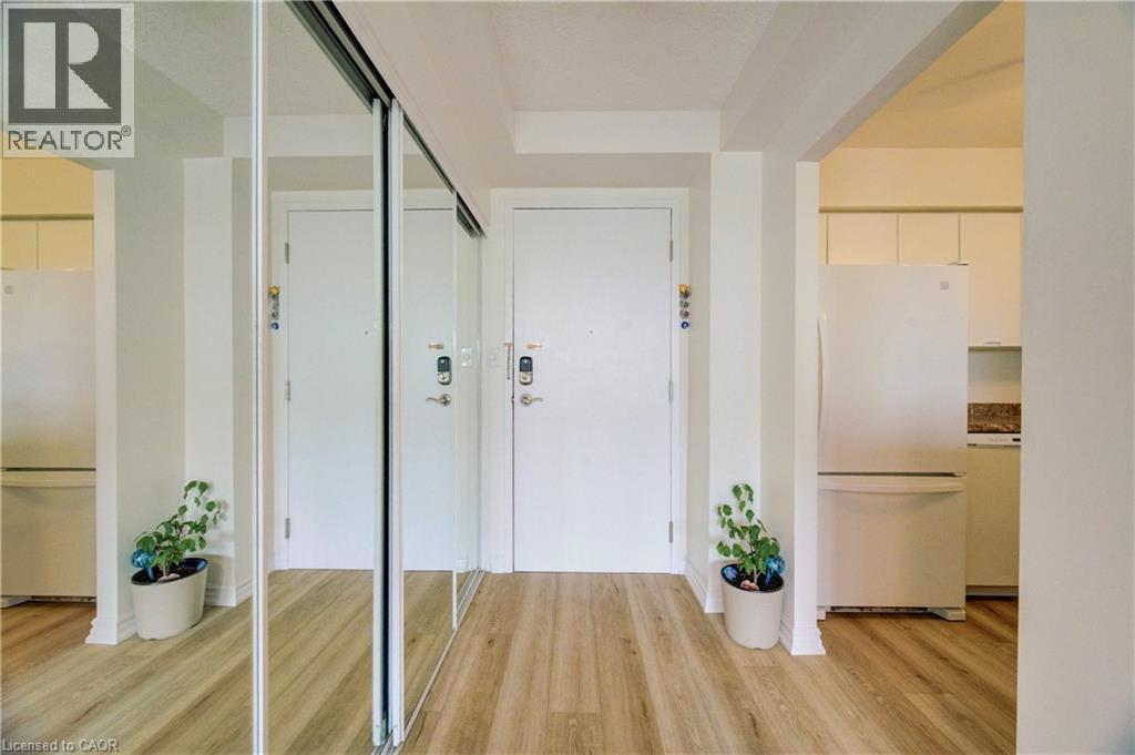 237 KING Street W Unit# 102 thumbnail 10