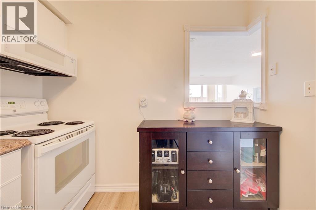 237 KING Street W Unit# 102 thumbnail 15
