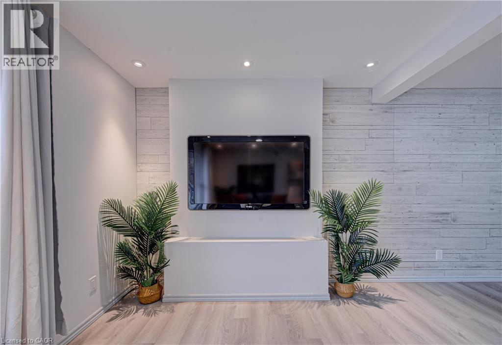 100 BLUEVALE Street N Unit# 22 thumbnail 14