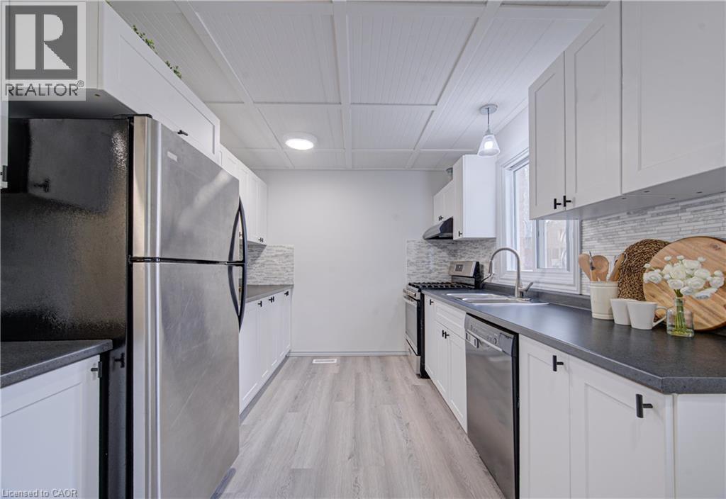 100 BLUEVALE Street N Unit# 22 thumbnail 16