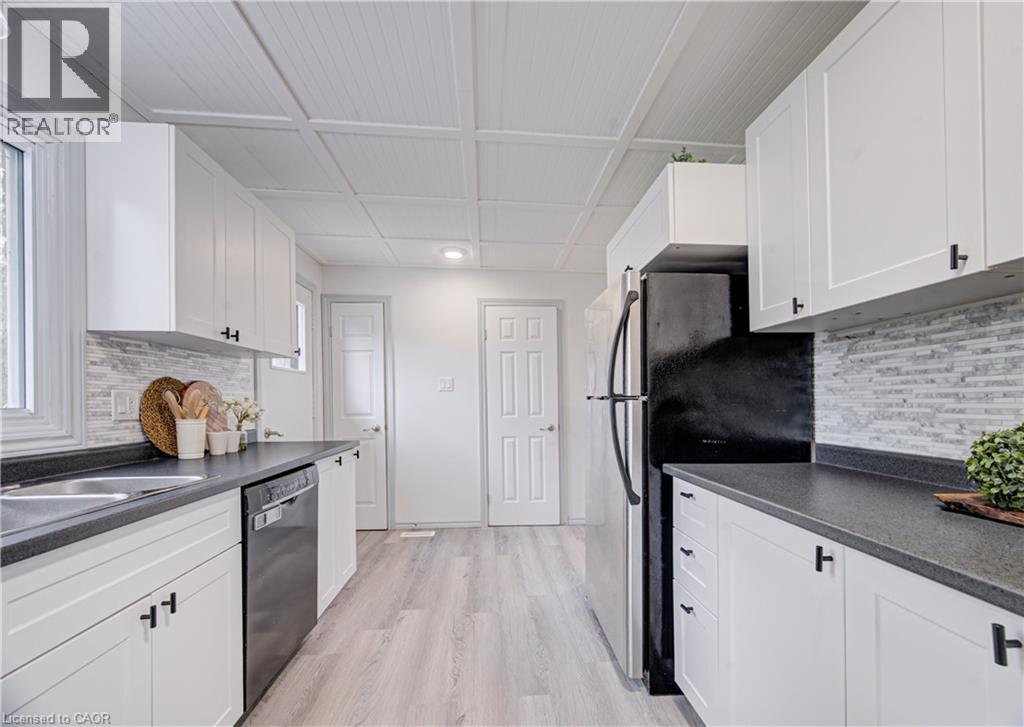 100 BLUEVALE Street N Unit# 22 thumbnail 19