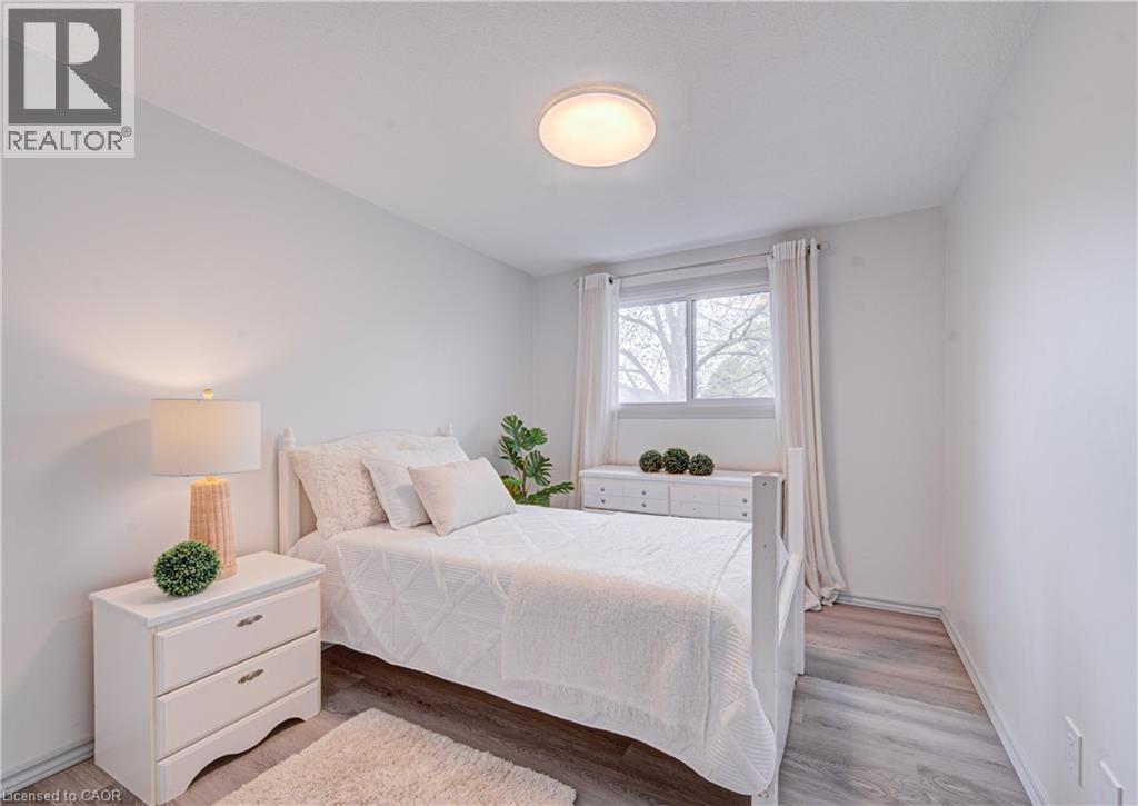 100 BLUEVALE Street N Unit# 22 thumbnail 28