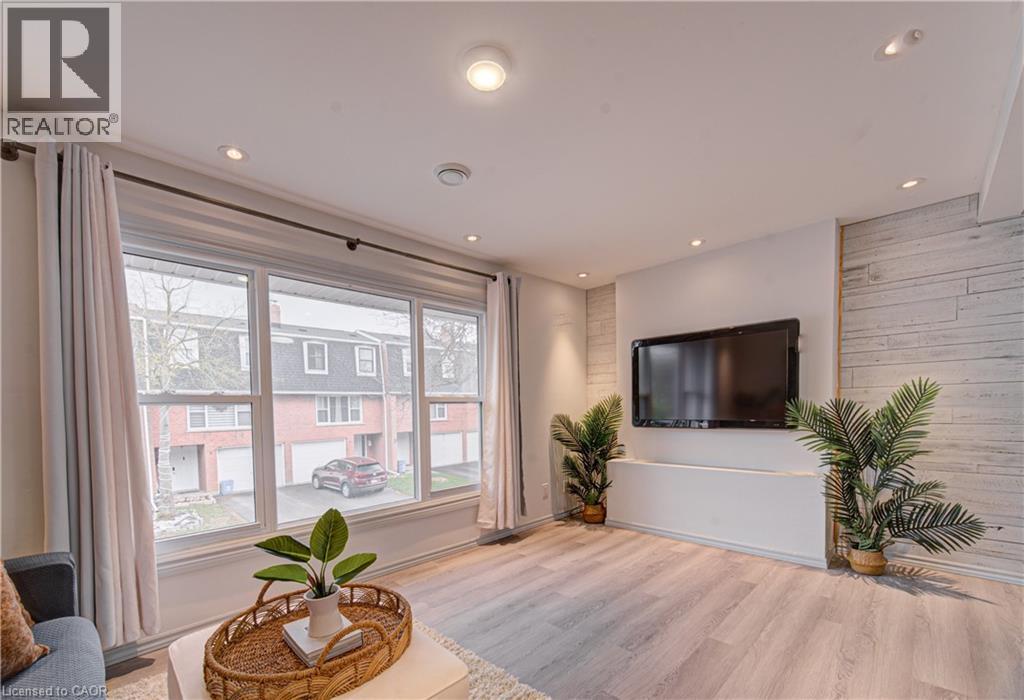 100 BLUEVALE Street N Unit# 22 thumbnail 7