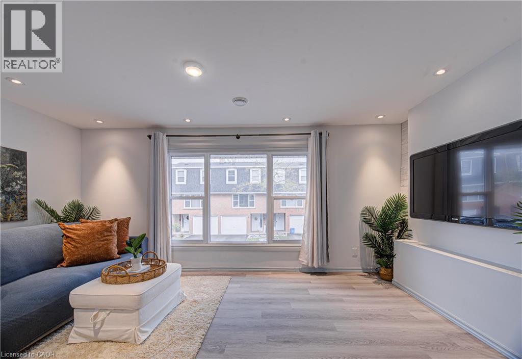 100 BLUEVALE Street N Unit# 22 thumbnail 8