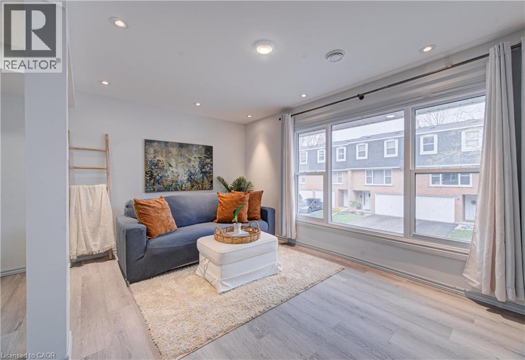 100 BLUEVALE Street N Unit# 22 thumbnail 9
