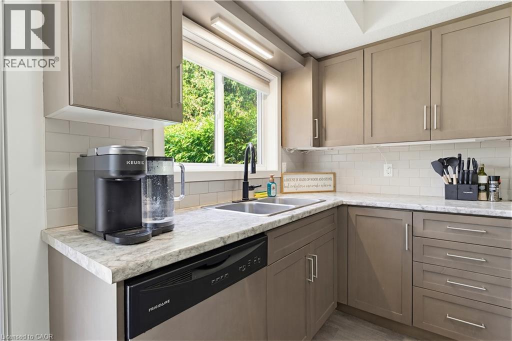 399 GREENFIELD Avenue thumbnail 20