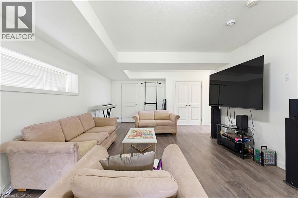 399 GREENFIELD Avenue thumbnail 23
