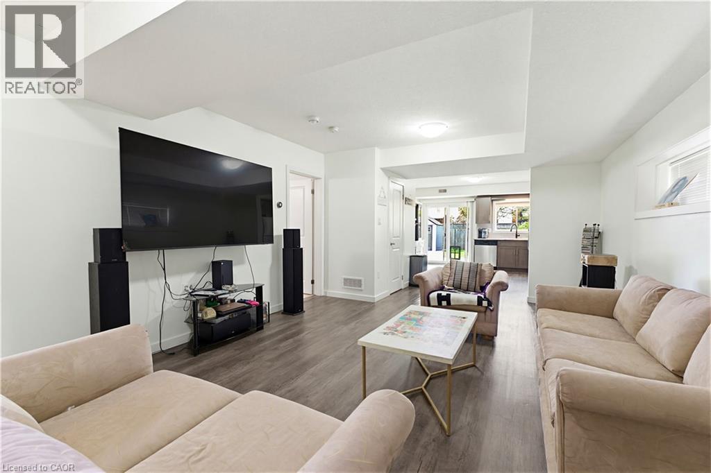 399 GREENFIELD Avenue thumbnail 24