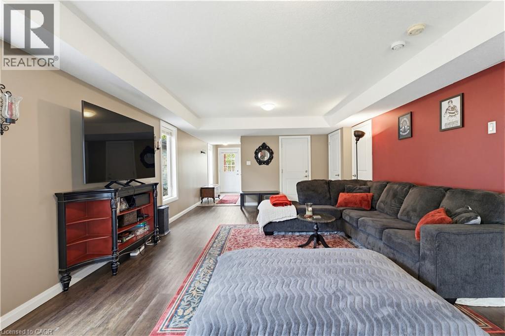 399 GREENFIELD Avenue thumbnail 8
