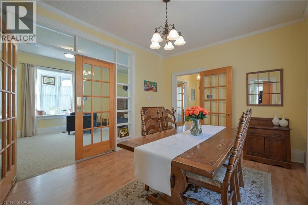 25 AHRENS Street W thumbnail 10
