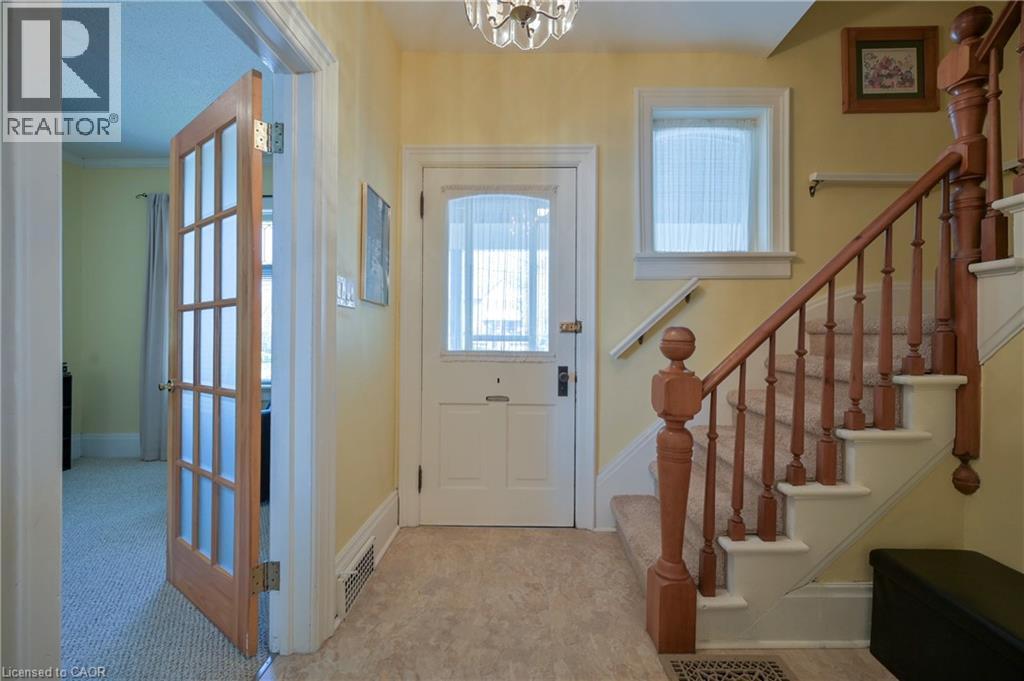 25 AHRENS Street W thumbnail 5