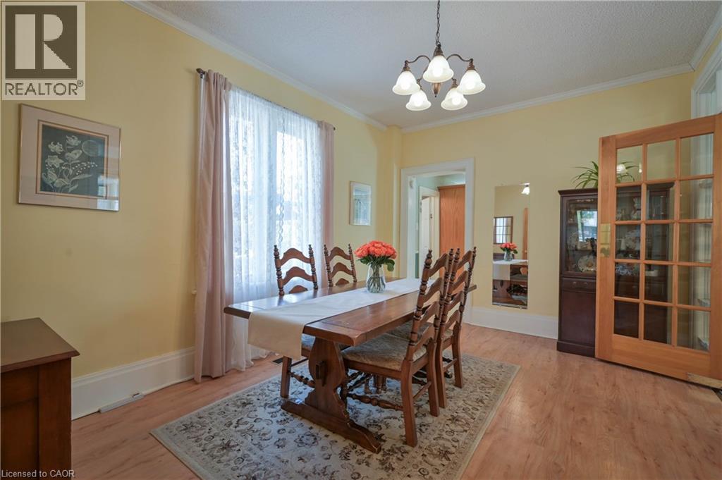 25 AHRENS Street W thumbnail 9