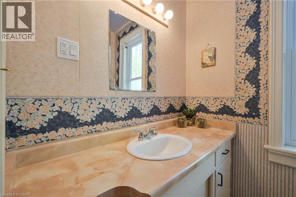 25 AHRENS Street W thumbnail 23