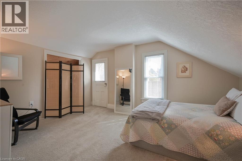 25 AHRENS Street W thumbnail 16