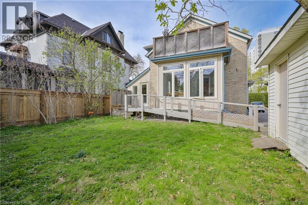 25 AHRENS Street W thumbnail 33