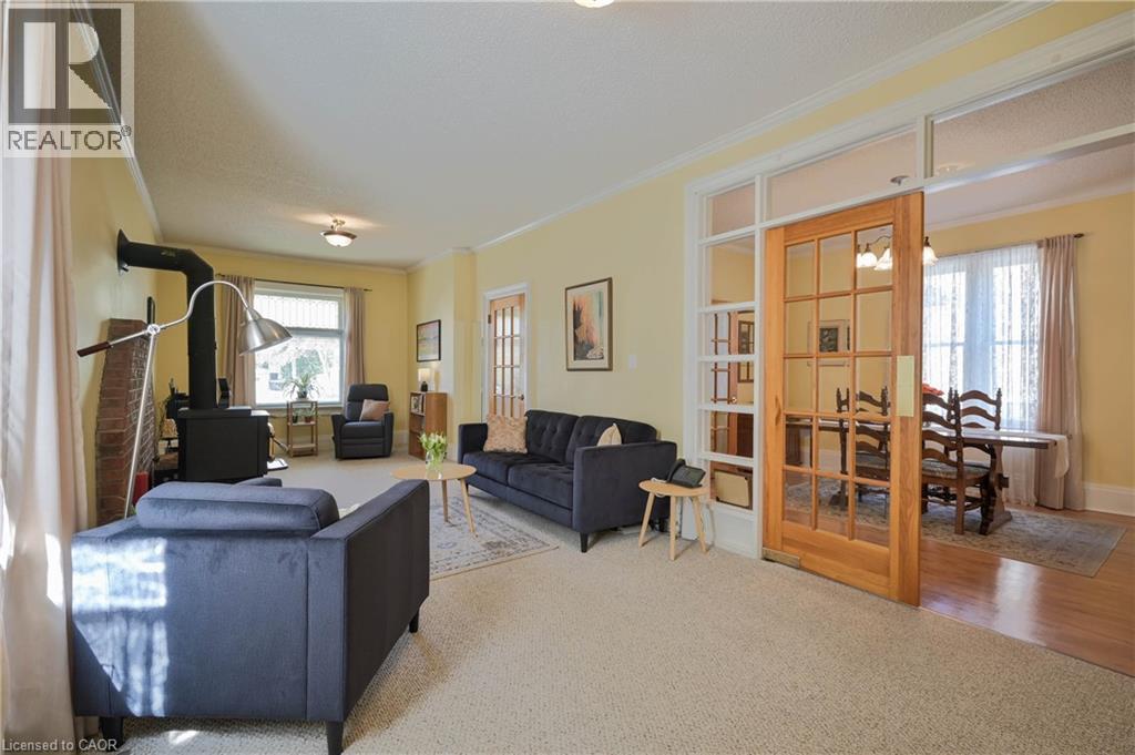25 AHRENS Street W thumbnail 12