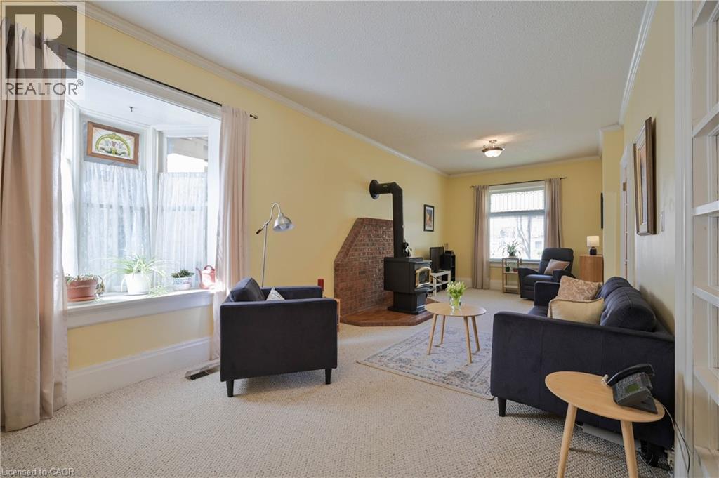 25 AHRENS Street W thumbnail 11
