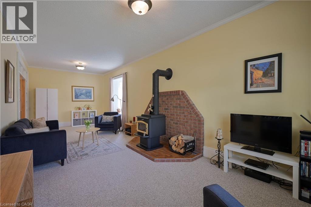 25 AHRENS Street W thumbnail 14