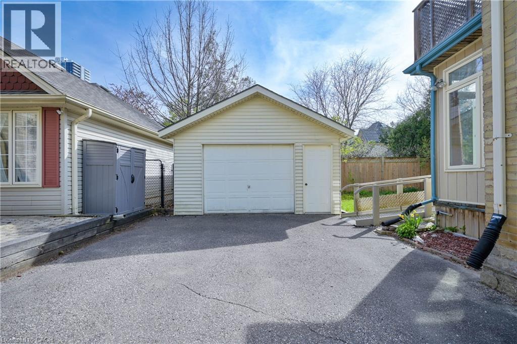 25 AHRENS Street W thumbnail 28