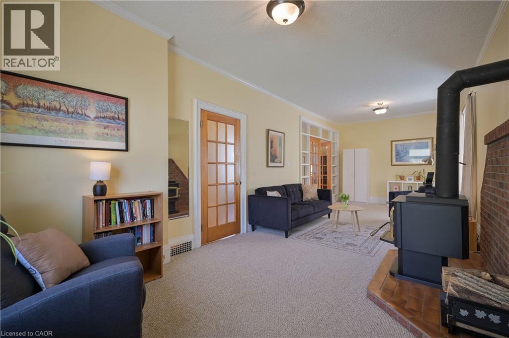 25 AHRENS Street W thumbnail 13