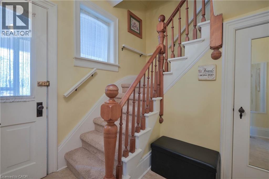 25 AHRENS Street W thumbnail 15