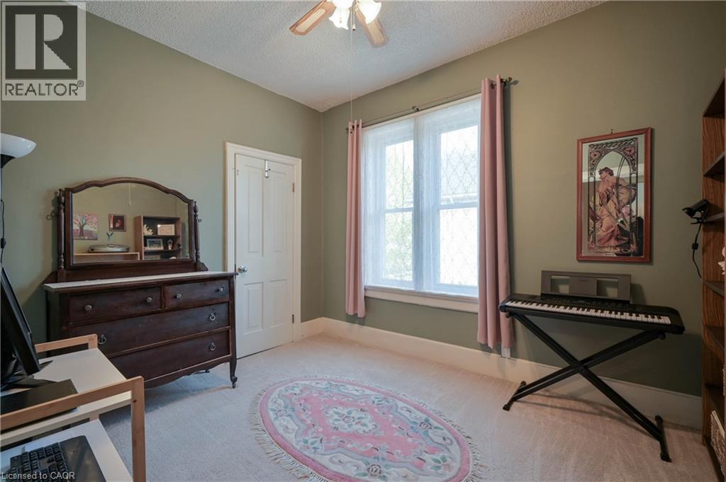 25 AHRENS Street W thumbnail 19