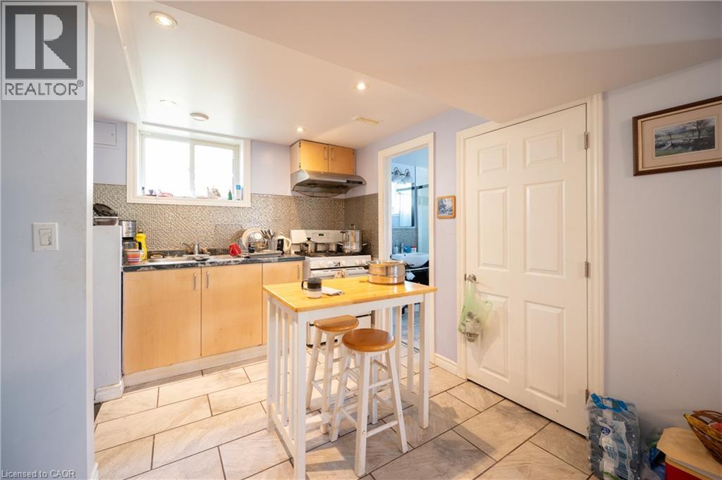 66 BELWOOD Crescent thumbnail 33