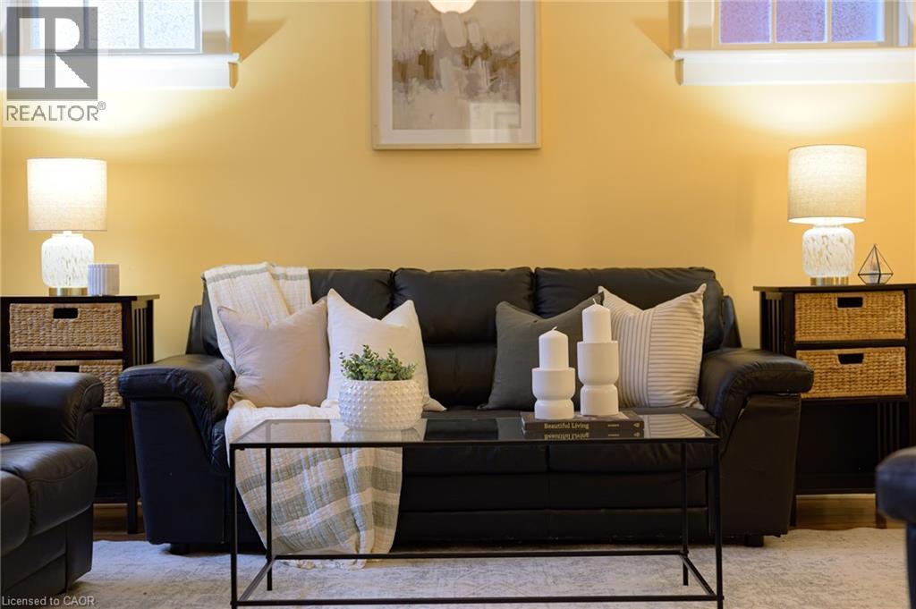 16 BORDEN Avenue N thumbnail 20