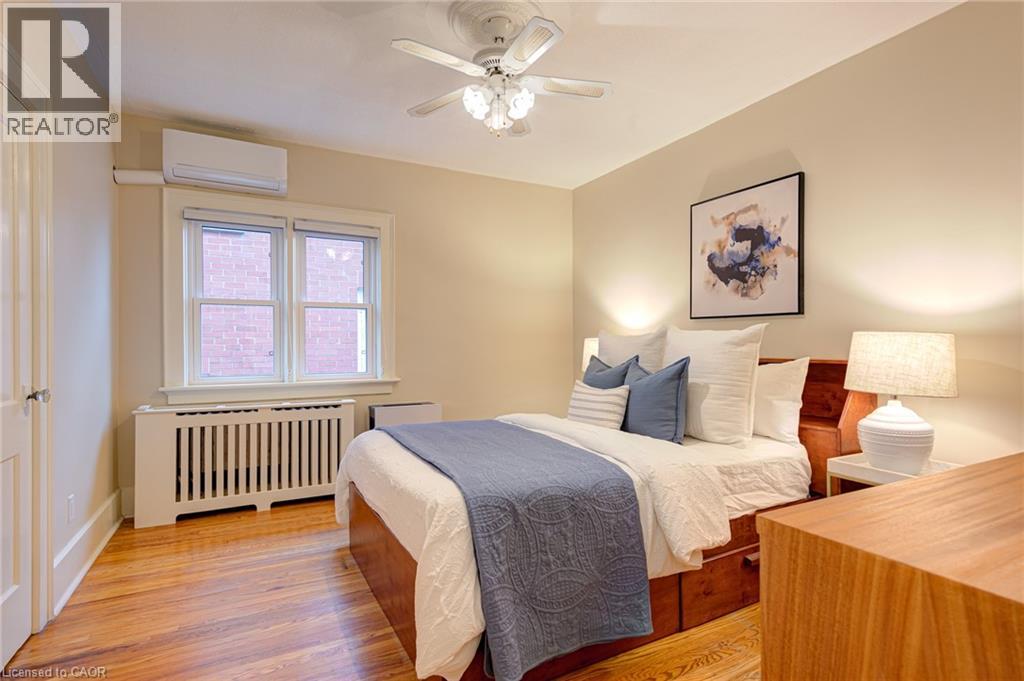 16 BORDEN Avenue N thumbnail 10