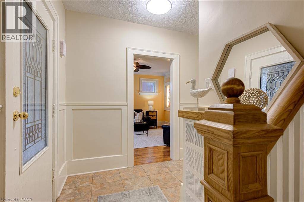 16 BORDEN Avenue N thumbnail 18