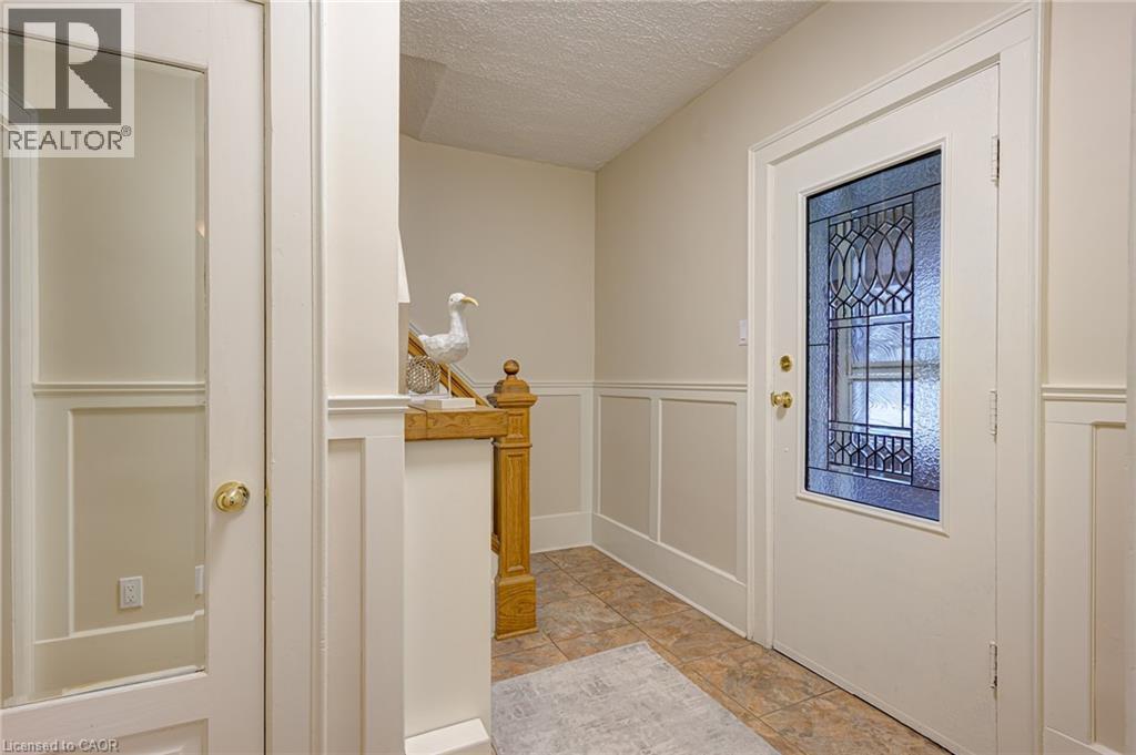 16 BORDEN Avenue N thumbnail 17