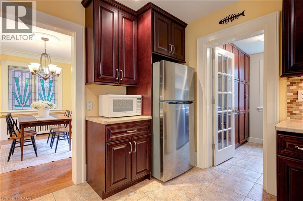 16 BORDEN Avenue N thumbnail 30