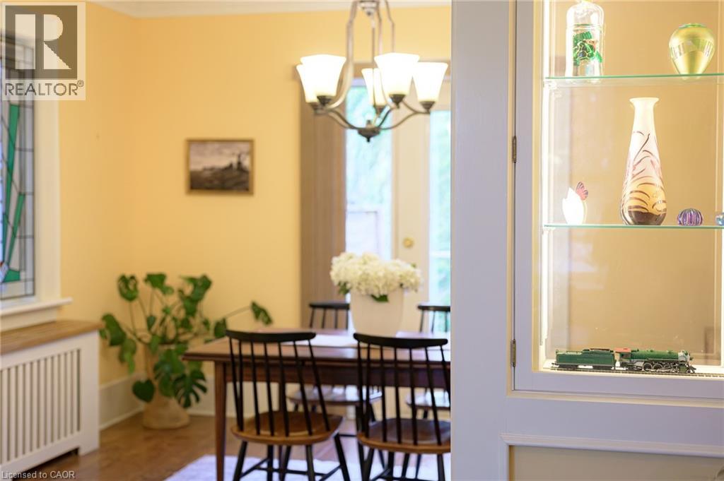 16 BORDEN Avenue N thumbnail 23