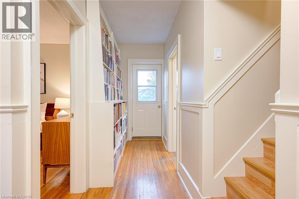 16 BORDEN Avenue N thumbnail 32