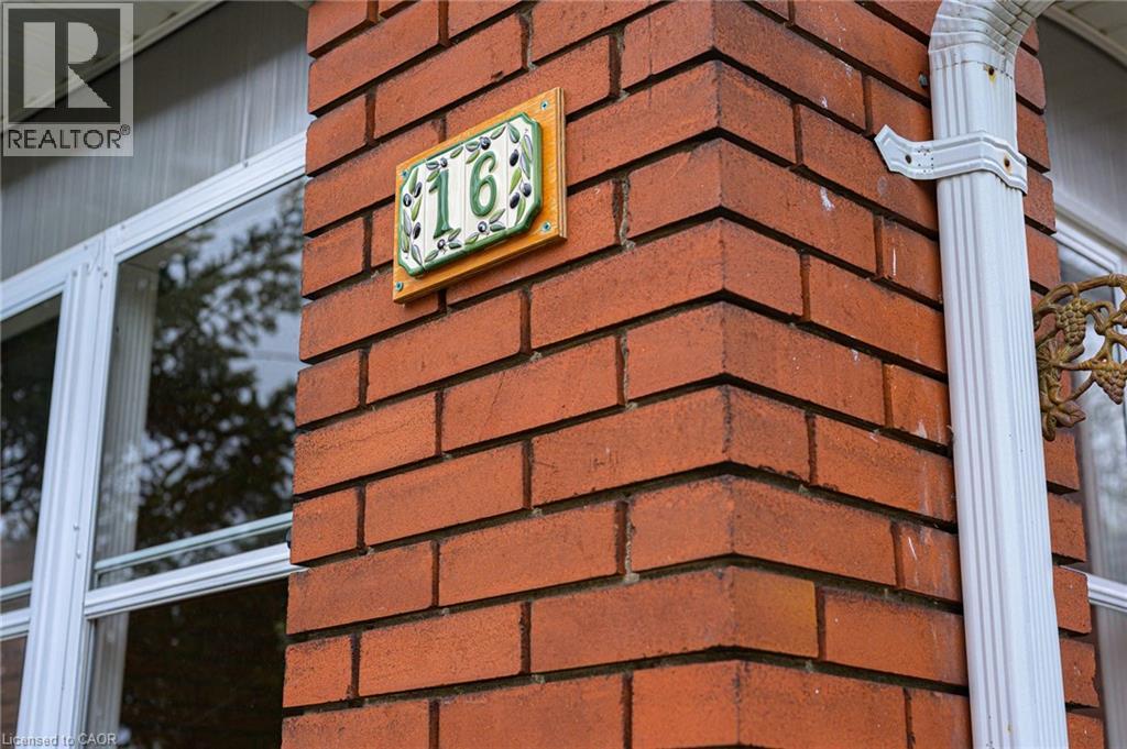 16 BORDEN Avenue N thumbnail 42