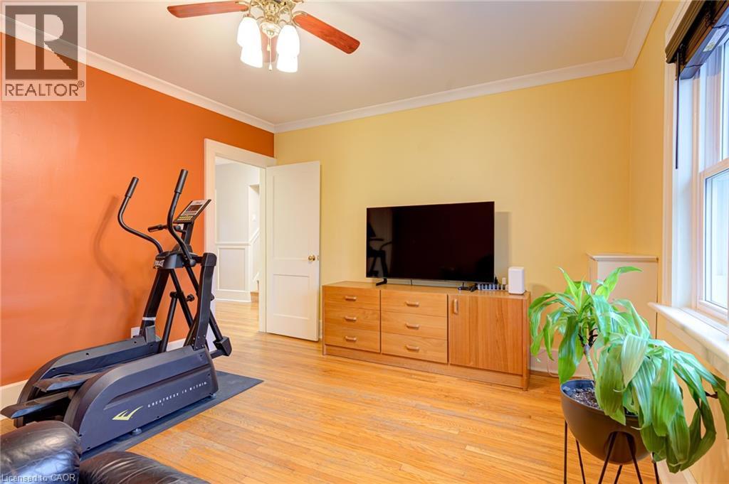 16 BORDEN Avenue N thumbnail 37