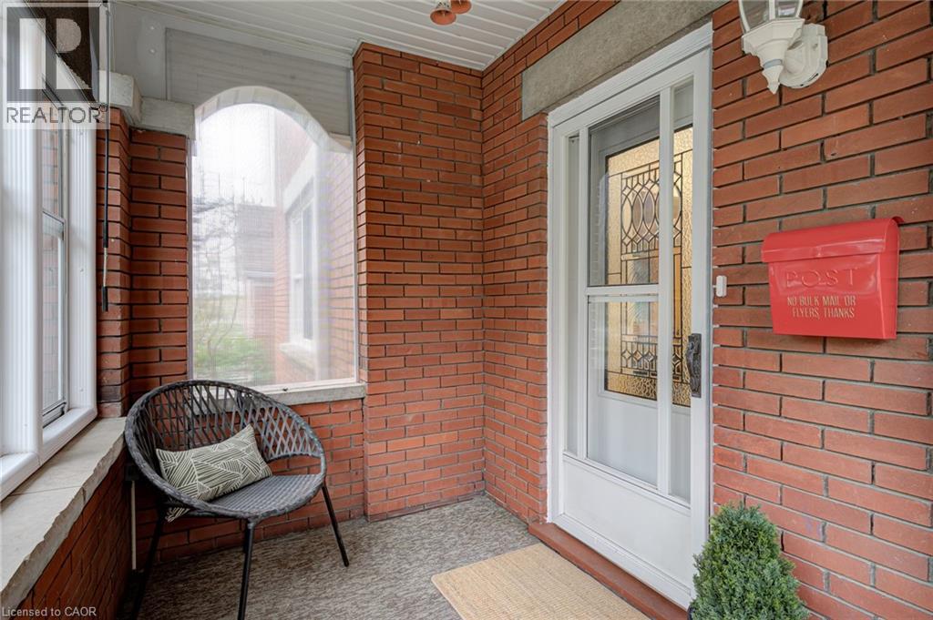 16 BORDEN Avenue N thumbnail 43