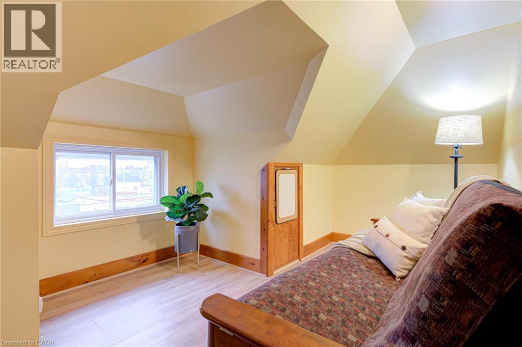 16 BORDEN Avenue N thumbnail 36